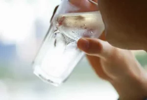 زيادة العطش و الشعور الدائم بالعطش قد تكون من اعراض السكري