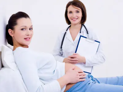يجب أن تتم مراجعة الطبيب في حال استمرار الم الظهر للحامل و عدم ذهاب او زوال الالم عند اتباع الاجراءات و الطرق المنزلية في علاج الام الظهر للحامل